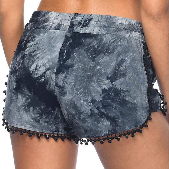 Zumiez tie-dye pom shorts - Picture 4 of 14